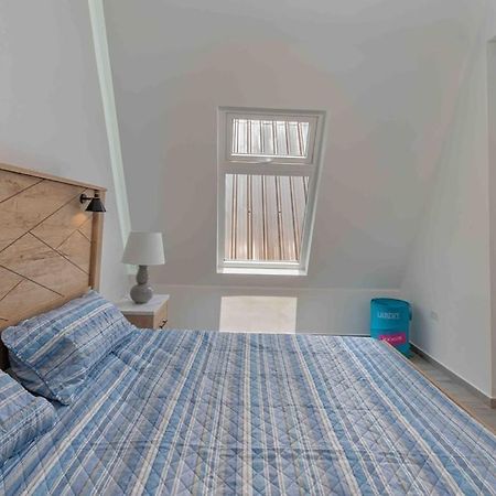 Cozy Beach Villa At The Shores 5 Minutes From The Beach ウェスト・エンド エクステリア 写真