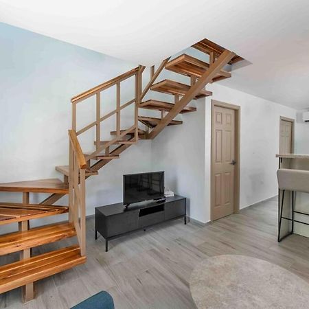 Cozy Beach Villa At The Shores 5 Minutes From The Beach ウェスト・エンド エクステリア 写真