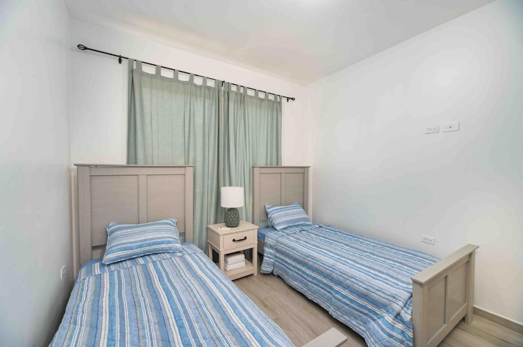 Cozy Beach Villa At The Shores 5 Minutes From The Beach ウェスト・エンド エクステリア 写真