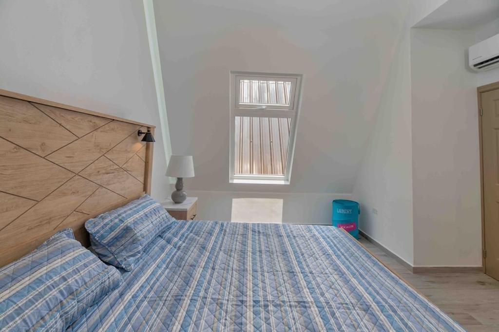Cozy Beach Villa At The Shores 5 Minutes From The Beach ウェスト・エンド エクステリア 写真