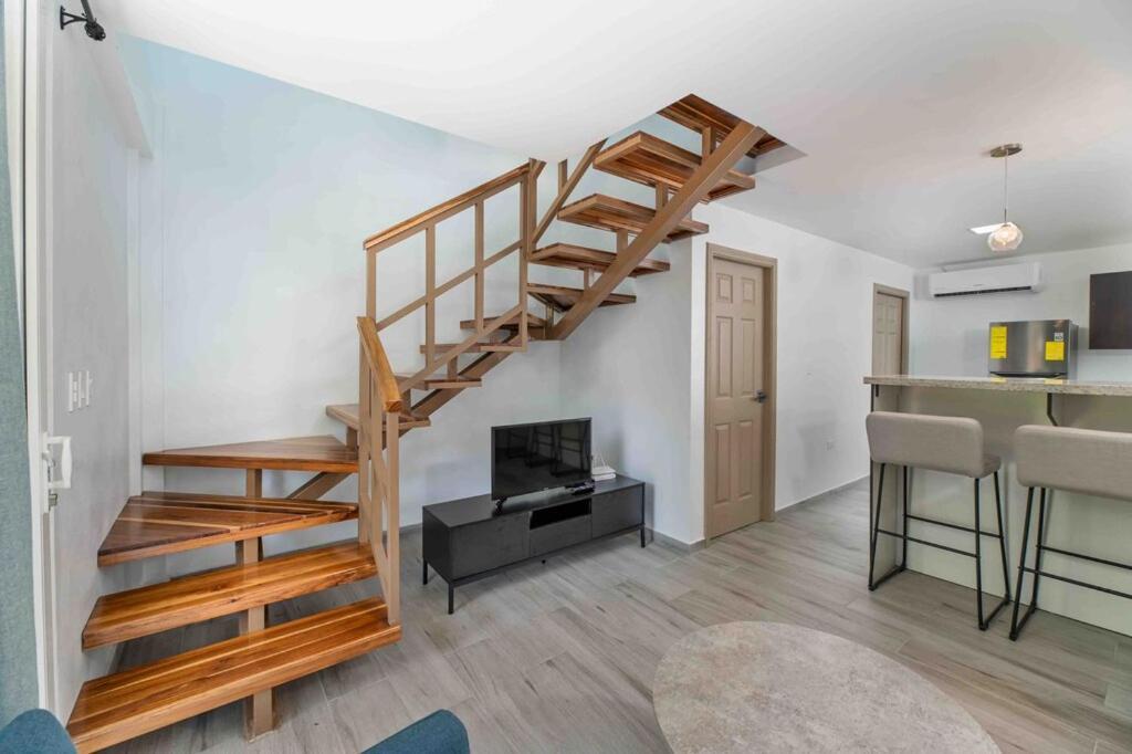Cozy Beach Villa At The Shores 5 Minutes From The Beach ウェスト・エンド エクステリア 写真