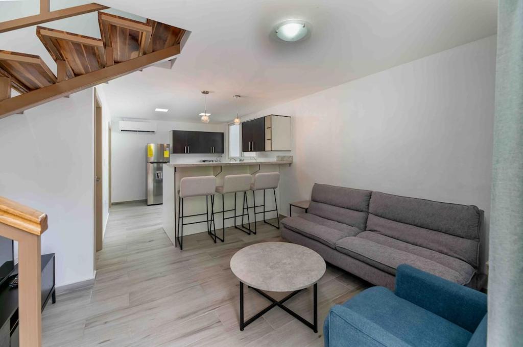 Cozy Beach Villa At The Shores 5 Minutes From The Beach ウェスト・エンド エクステリア 写真