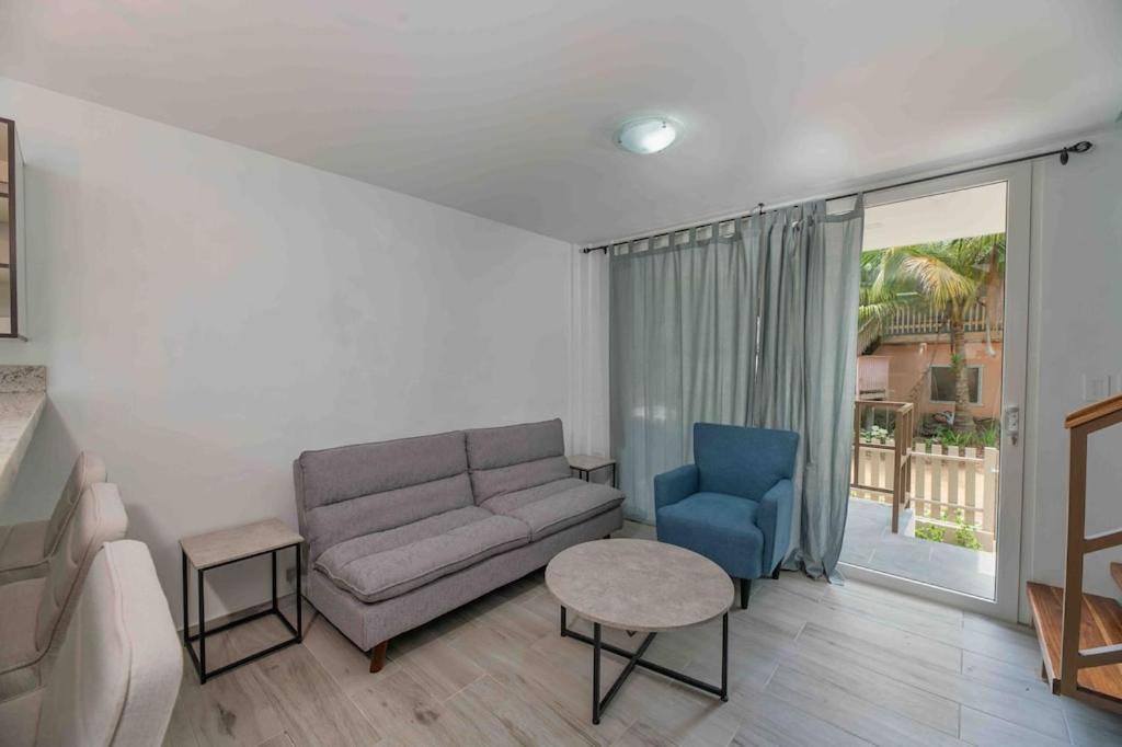 Cozy Beach Villa At The Shores 5 Minutes From The Beach ウェスト・エンド エクステリア 写真