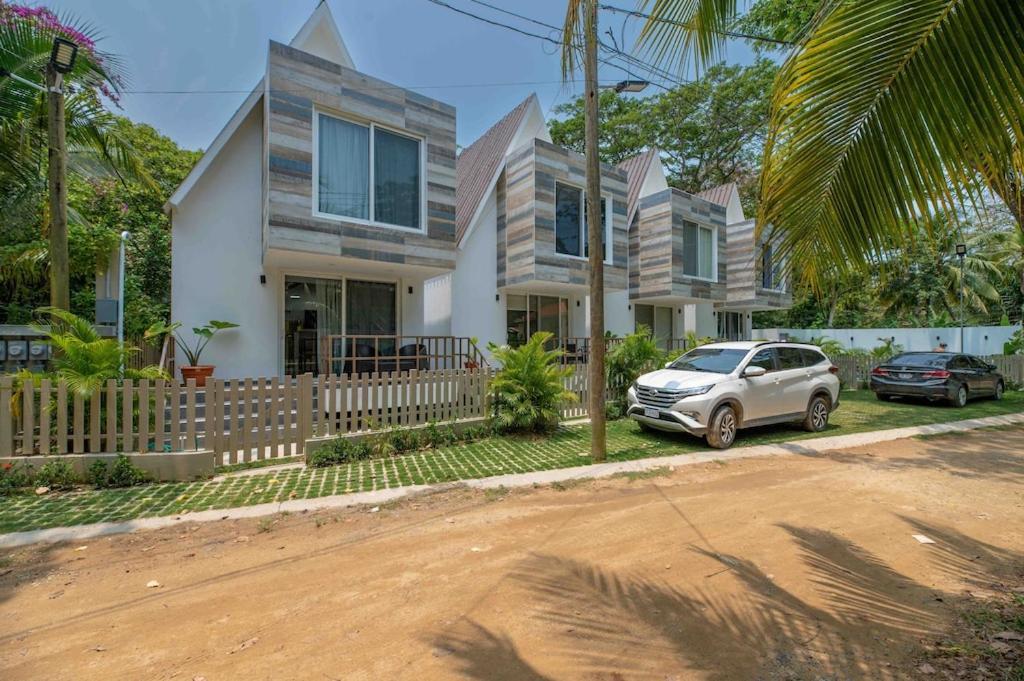 Cozy Beach Villa At The Shores 5 Minutes From The Beach ウェスト・エンド エクステリア 写真